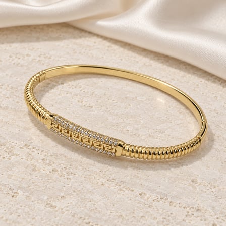 Aurelia Işıltısı Gold Renk Taşlı Grek Desenli Kadın Kelepçe Bileklik - 16,5 - 18 cm (60)