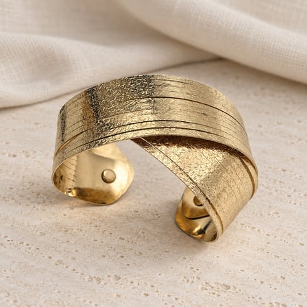 Aurelia İmza | 14K Altın Renginde Çapraz Tasarım Dokulu Kadın Kelepçe Bileklik – Kuyumcu Modeli - 16,5 - 18 cm (60)