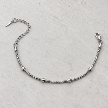 Silver Orbit Yılan Zincir Kadın Bileklik – Minimal Halka Detaylı