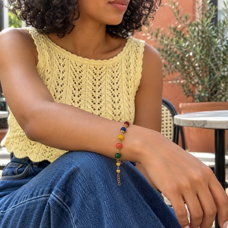 Color Crush – Beş Renk Boncuklu, Kalp Detaylı Altın Renk Kadın Bileklik