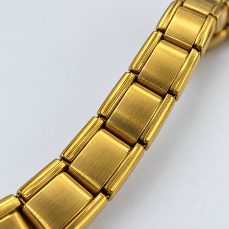 Golden Route Dikdörtgen Baklalı Altın Rengi Kadın Bileklik – Modern Saat Kordonu Tasarım - 18 cm
