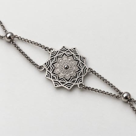 Dora’s Shine | Mistik Mandala Paslanmaz Çelik Kadın Bileklik – Gümüş Renk, Çift Zincir ve Top Detaylı, Ayarlanabilir
