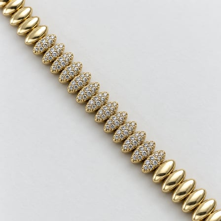 Dora’s Shine Aurelia – Altın Renk Pavé Taşlı Oval Baklalı Kadın Bileklik - 17,5 - 19 cm