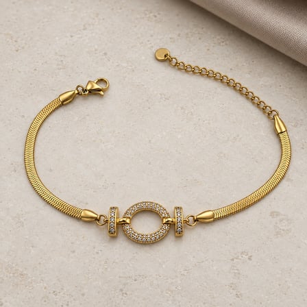 Dora’s Shine Halo – Taşlı Halka Detaylı Ezme Zincir Gold Renk Paslanmaz Çelik Ayarlanabilir Kadın Bileklik