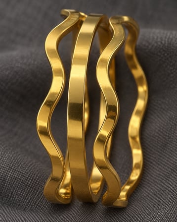 Dora's Shine Aura Gold Paslanmaz Çelik Altın Renk Dalgalı ve Düz Tasarım 3’lü Kadın Bilezik Seti - 63 numara - 19 - 21 cm