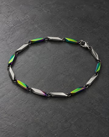 Dora’s Shine Prism Gökkuşağı Yansımalı Gümüş Tonlu Geometrik Baklalı Erkek Bileklik - 21 cm