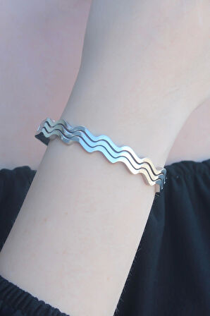 316L Kararmaz Çelik Gümüş Renk Dalga Model Kelepçe Kadın Bileklik