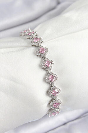 Pirinç Zirkon Taşlı Pembe Yonca Baget Model Gümüş Renk VIP Seri Kadın Bileklik