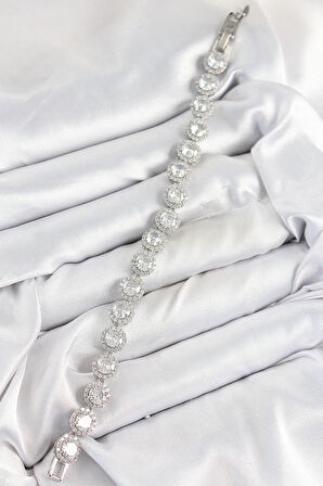 Pirinç Zirkon Taşlı Daire Baget Model Gümüş Renk VIP Seri Kadın Bileklik