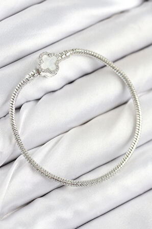 Pirinç Charm Zirkon Taşlı Yonca Model Gümüş Renk Kadın Bileklik