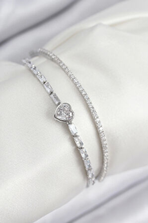 Pirinç Zirkon Taşlı Kalp Model Gümüş Renk Kadın Bileklik