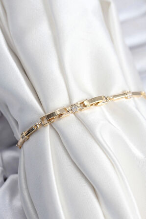 Pirinç VIP Seri Gold Renk Parçalı Model Zirkon Taşlı Kadın Bileklik