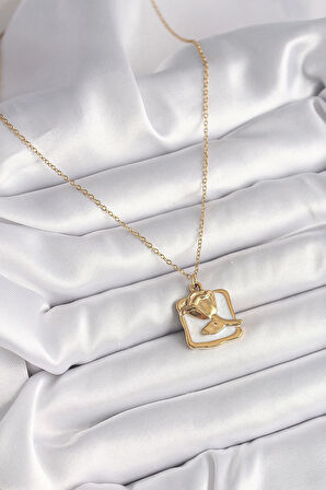 316L Çelik Gold Renk Zincir Beyaz Mineli Gül Portre Model Kadın Kolye