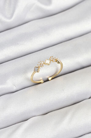 Pirinç Gold Renk Minimal Yonca Detaylı Kadın Yüzük