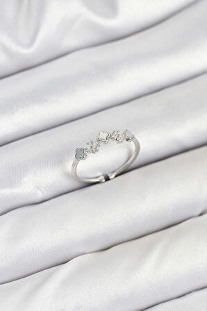 Pirinç Gümüş Renk Minimal Yonca Detaylı Kadın Yüzük