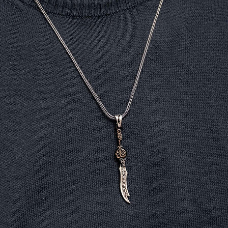 Gümüş Desenli Zülfikar Kılıcı Erkek Kolye