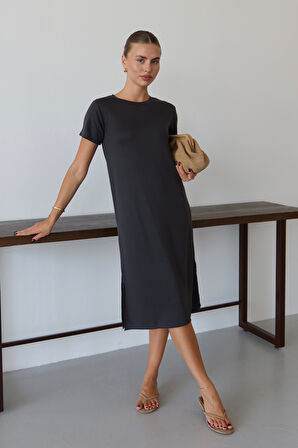 Balenbi Kadın Modal Kumaş Yarım Kol Yırtmaçlı Diz Altı Elbise 1100