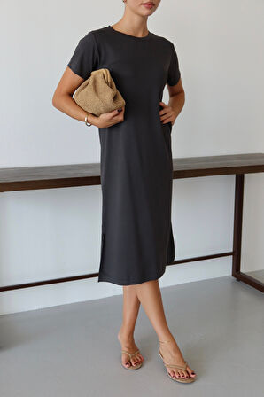 Balenbi Kadın Modal Kumaş Yarım Kol Yırtmaçlı Diz Altı Elbise 1100