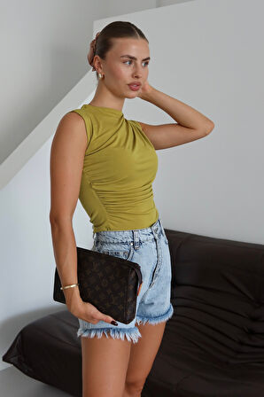 Balenbi Kadın Kolsuz Büzgü Detaylı Sandy Bluz 1102