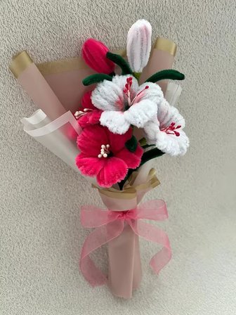 Crystal Coza El Yapımı Kırmızı Beyaz Solmaz Şönil Çiçek Buketi -  Özel Günler İçin Mini Aranjman