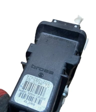 Vw Passat B6 Sol Arka Cam Motoru Orijinal Çıkma 3C9959703