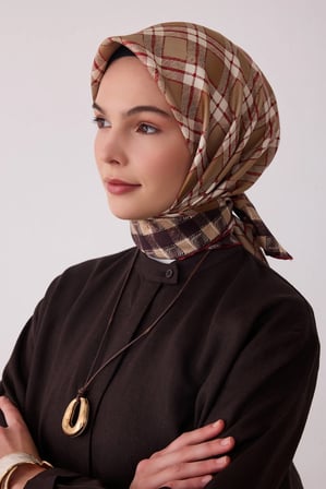 Belli Ekose Kareli Desenli %100 Twill İpek Eşarp 4421D