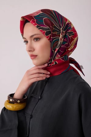 Belli Çiçek Desenli Twill İpek Eşarp 4413D