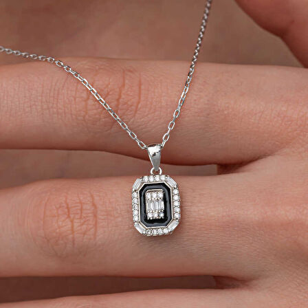 BlackCraft Gümüş Siyah Mineli Baget Kadın Kolye (BC-241082)