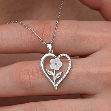 BlackCraft Gümüş Kalpli Beyaz Gül Kadın Kolye (BC-826CFD)