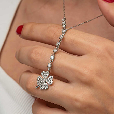 BlackCraft Gümüş Sıralı Zirkon Taşlı Yonca Kadın Kolye (BC-75F88B)