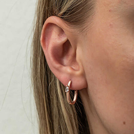 BlackCraft Gümüş Oval Damla Taşlı Kadın Küpe (BC-5D8C5B)