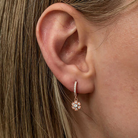 BlackCraft Gümüş Sallantılı Rose Minimal Çiçek Kadın Küpe (BC-89D6CC)