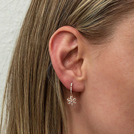 BlackCraft ​Gümüş Sallantılı Rose Çiçek Kadın Küpe (BC-6A745C)