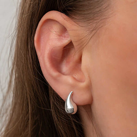 BlackCraft Gümüş Gözyaşı Damla Çivili Kadın Küpe (BC-F614CF)