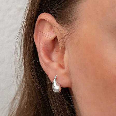 BlackCraft Gümüş Gözyaşı Damla Çivili Kadın Küpe (BC-F614CF)