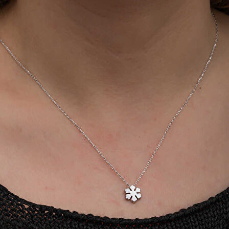 BlackCraft 925 Ayar Gümüş Minimal Kar Tanesi Kadın Kolye (BC-BD6ECE)