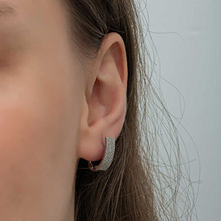 BlackCraft Gümüş 7 Sıra Beyaz Taşlı J Kadın Küpe (BC-165F6F)