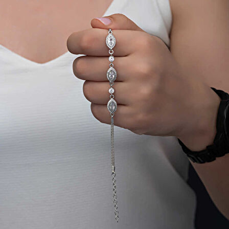 BlackCraft 925 Ayar Gümüş Mekik Zirkon Taşlı Kadın Bileklik (BC-1F7EA7)