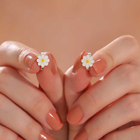 BlackCraft Gümüş Papatya Çocuk Küpesi (BC-55522A)