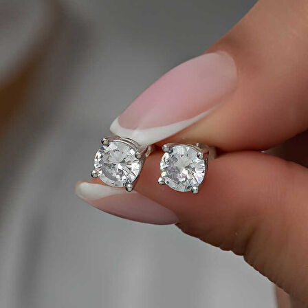 BlackCraft ​Gümüş 6 mm Beyaz Zirkon Tek Taş Kadın Küpe (BC-F746CC)