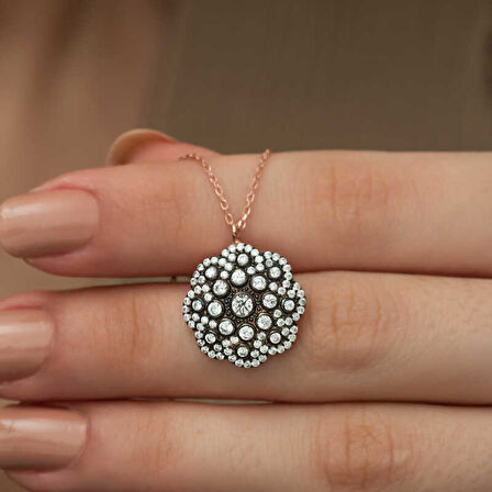 BlackCraft 925 Ayar Gümüş Çiçek Desenli Elmas Montür Kolye (BC-33E007)