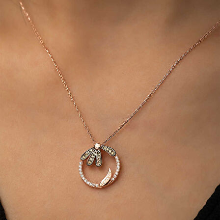 BlackCraft 925 Ayar Gümüş Papatya "Seviyor"  Gümüş Kolye (BC-E712A1)