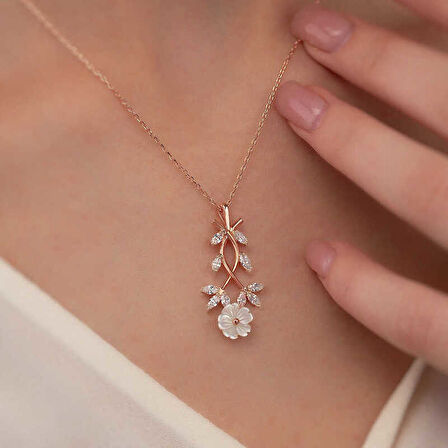 BlackCraft 925 Ayar Gümüş Beyaz Bahar Çiçeği Kadın Gümüş Kolye (BC-31198C)