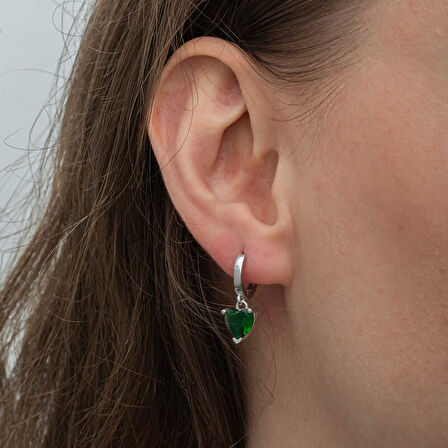 BlackCraft Gümüş Yeşil Taşlı Kalpli Kadın Küpe şık