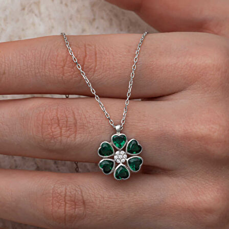 BlackCraft  Gümüş Yeşil Kalpli Çiçek Kadın Kolye