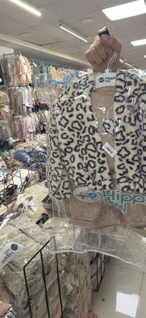 LEOPAR POLAR MONTLU , FİYONK DETAYLI KIZ BEBEK 3 PARÇA KIŞLIK TAKIM