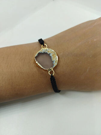 Tek Taş Akik Örgü Bileklik – El Yapımı Zarif Tasarım (Kadın)