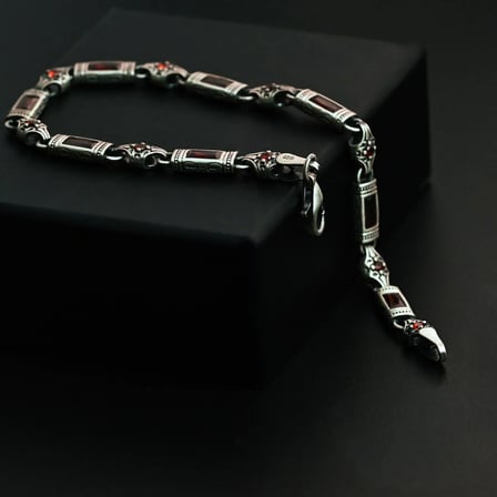 Charmora 925 Ayar Gümüş Kırmızı Taşlı Erkek Bileklik Gotik Tasarım Kalın Zincir Karizmatik Stil
