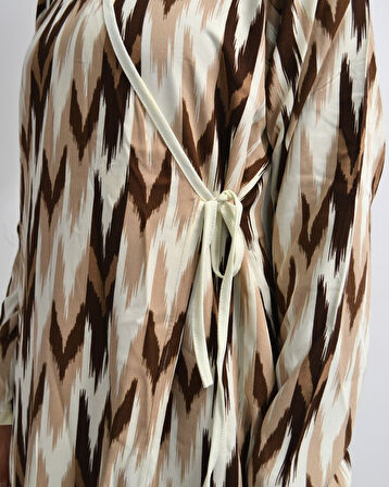 Zigzag Desenli Kruvaze Namaz Elbisesi – %100 Viskon, Yandan Bağlamalı 36-46 Beden