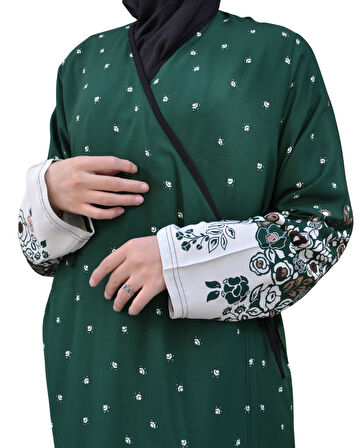 Noktalı Çiçek Desen Kruvaze Namaz Elbisesi – %100 Viskon, Yandan Bağlamalı, Rahat Kalıp 36-46 Beden